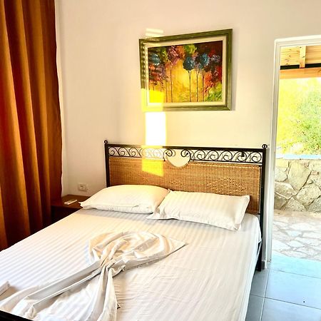 Jardin Miraculeux Otel Himarë Dış mekan fotoğraf