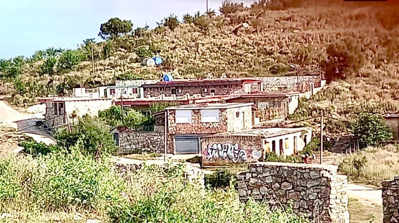 Jardin Miraculeux Otel Himarë Dış mekan fotoğraf